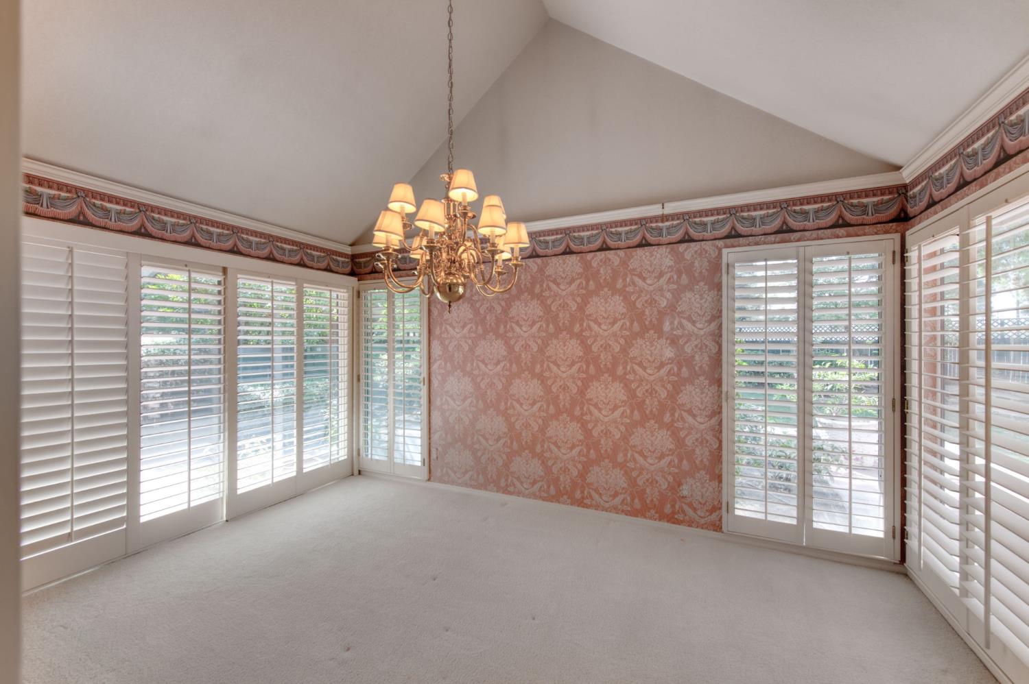 2555 W Bluff Ave #139, Fresno, CA 93711