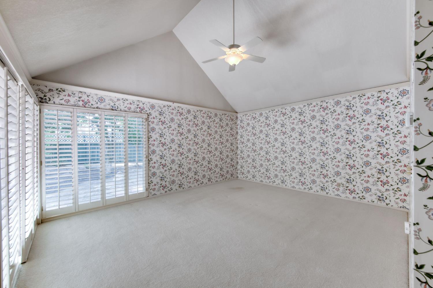 2555 W Bluff Ave #139, Fresno, CA 93711