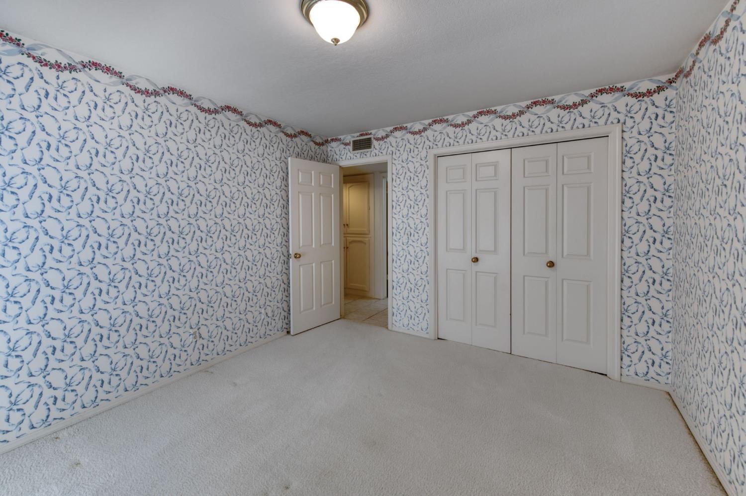 2555 W Bluff Ave #139, Fresno, CA 93711