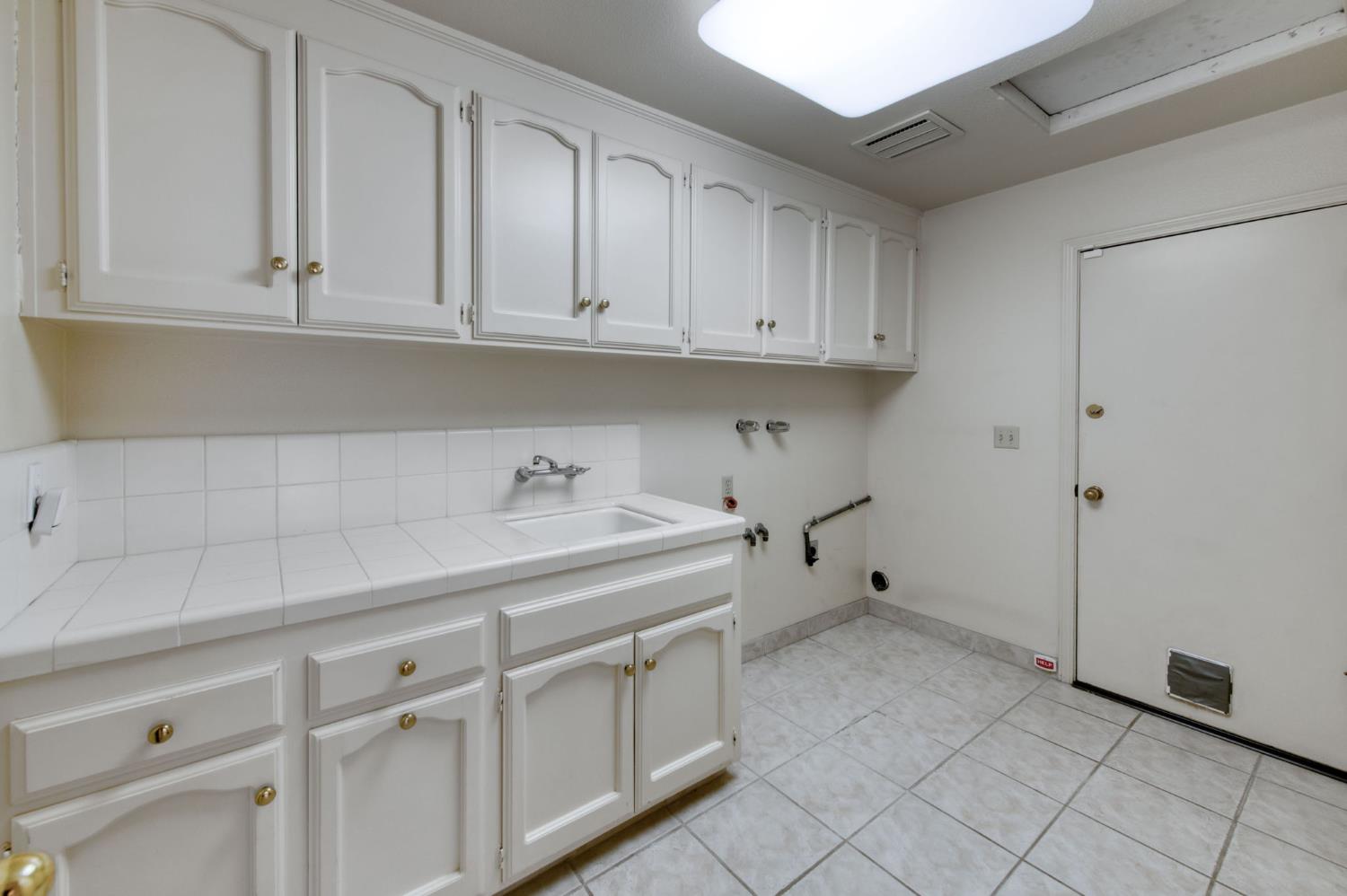 2555 W Bluff Ave #139, Fresno, CA 93711