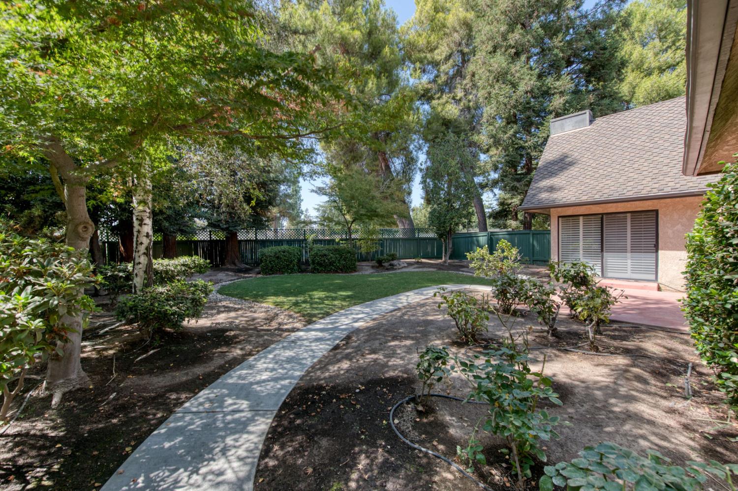 2555 W Bluff Ave #139, Fresno, CA 93711