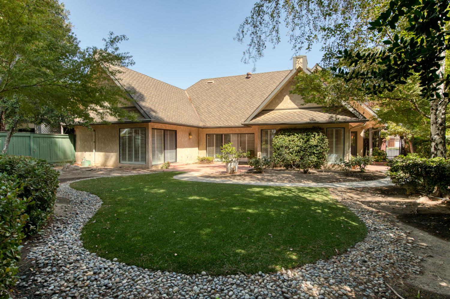 2555 W Bluff Ave #139, Fresno, CA 93711