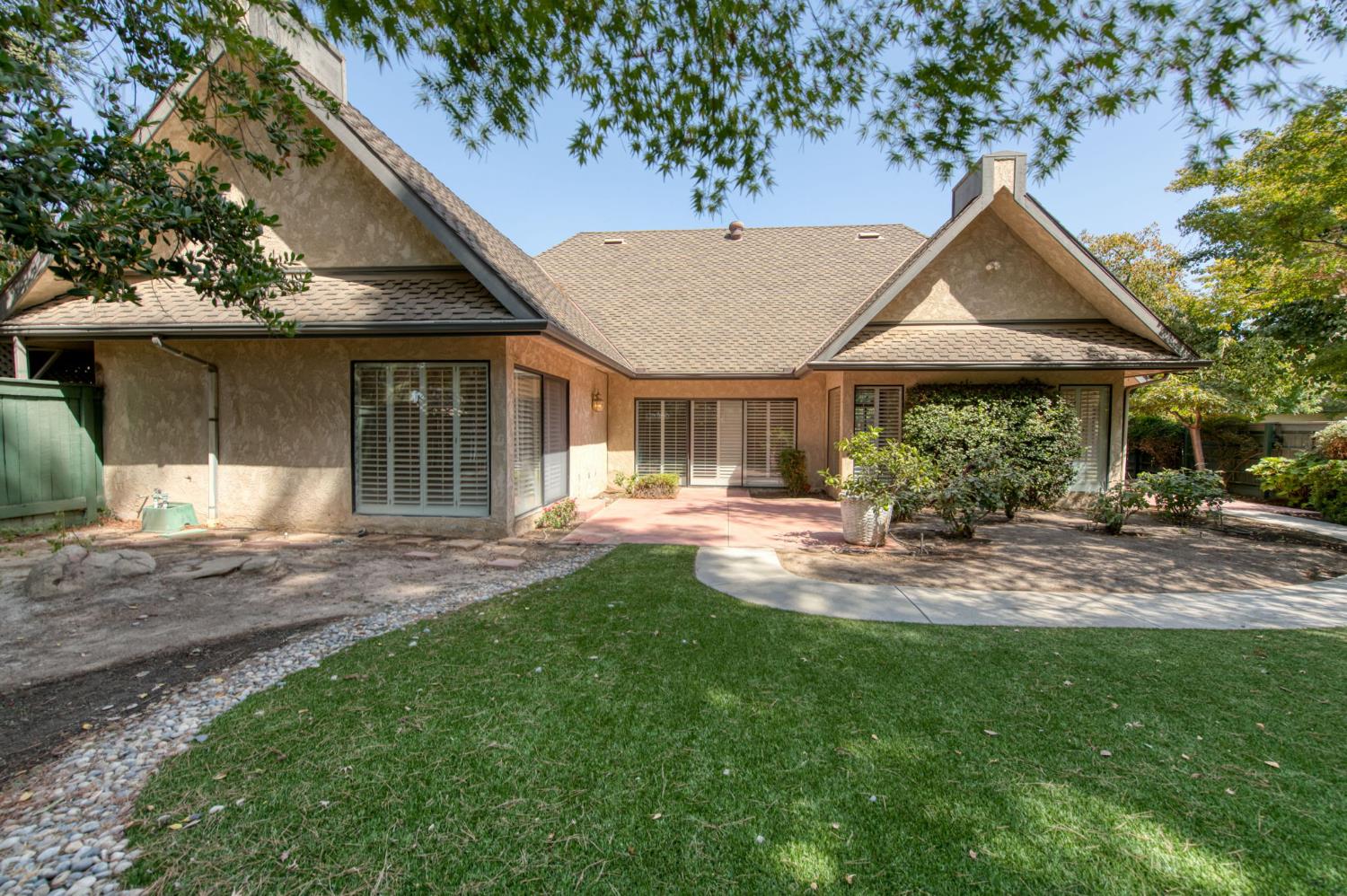2555 W Bluff Ave #139, Fresno, CA 93711
