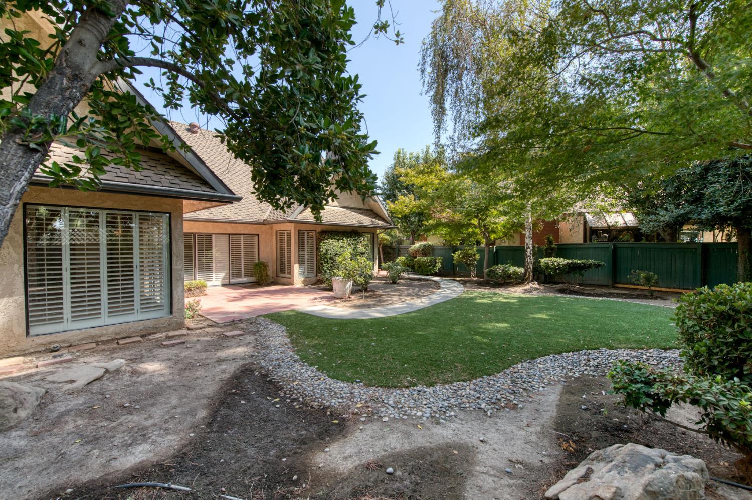2555 W Bluff Ave #139, Fresno, CA 93711