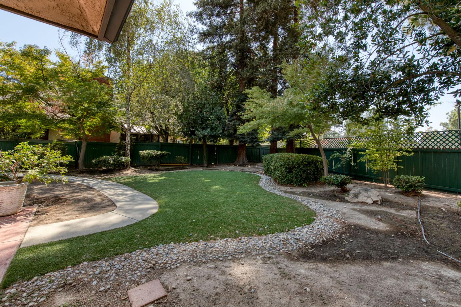 2555 W Bluff Ave #139, Fresno, CA 93711