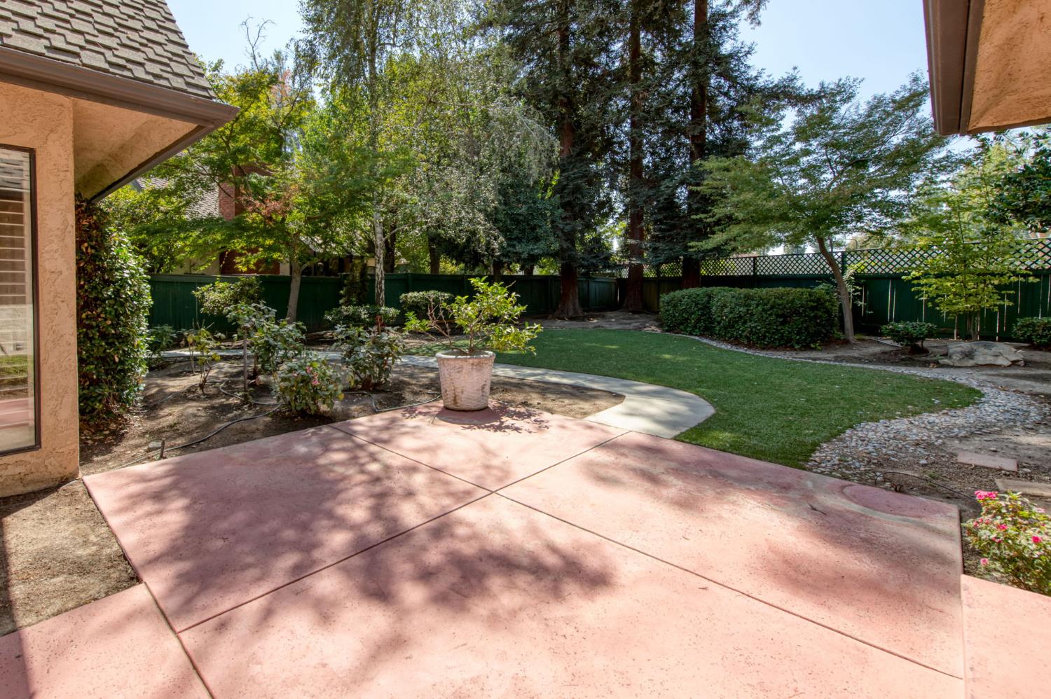 2555 W Bluff Ave #139, Fresno, CA 93711