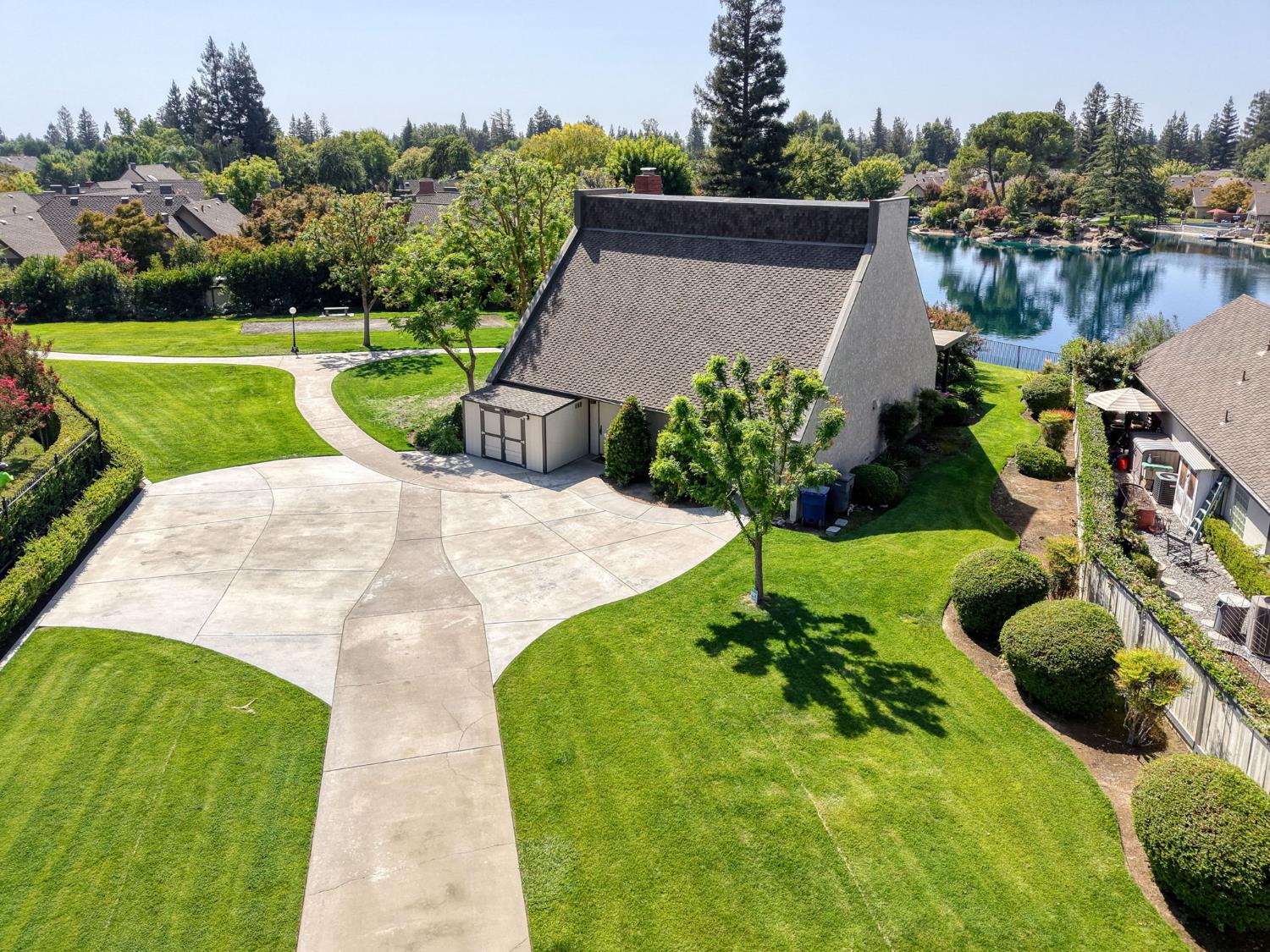 2555 W Bluff Ave #139, Fresno, CA 93711