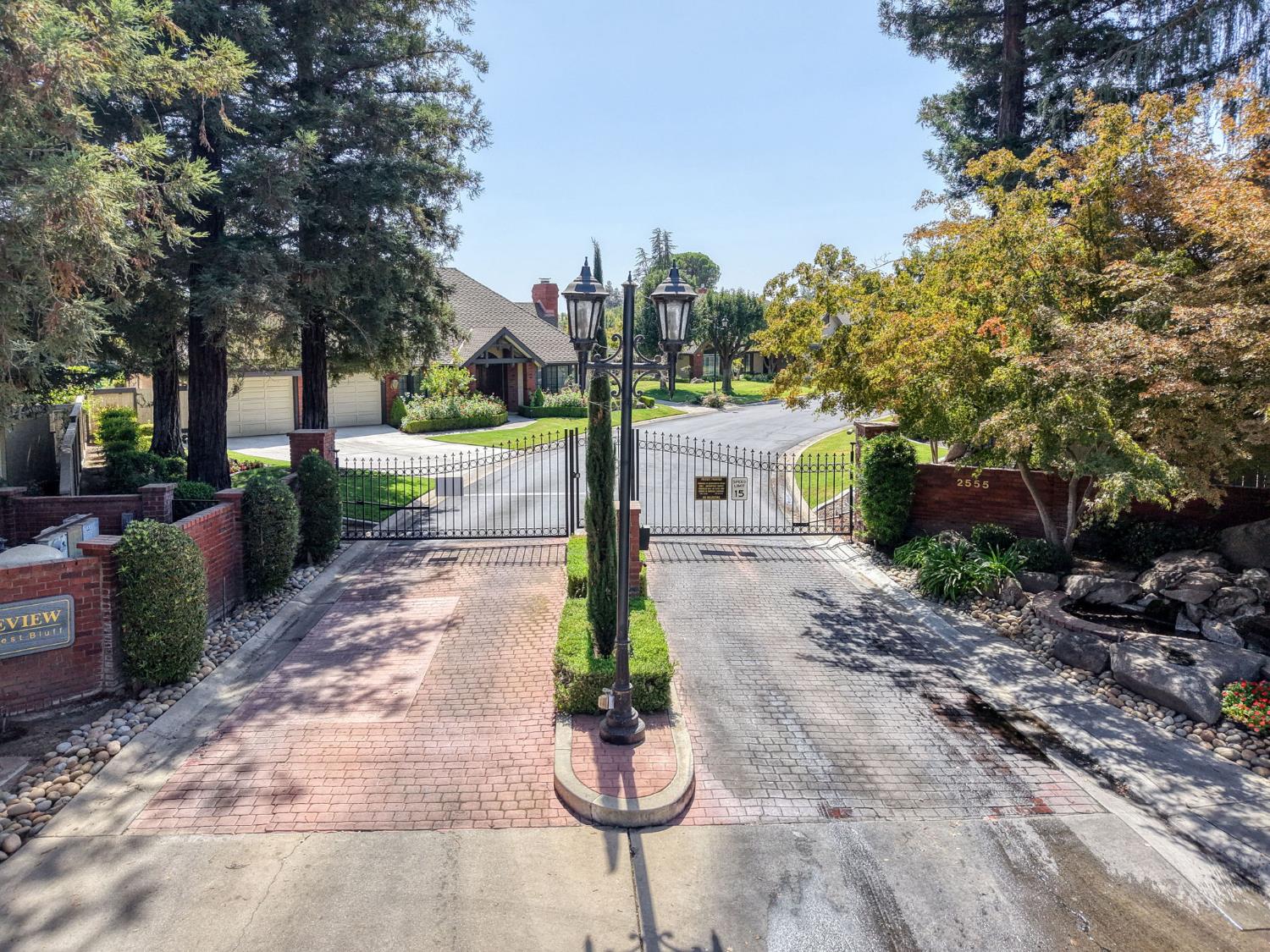2555 W Bluff Ave #139, Fresno, CA 93711