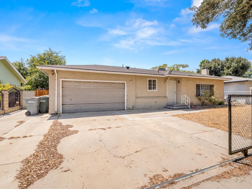 4746 E Woodward Ave, Fresno, CA 93702