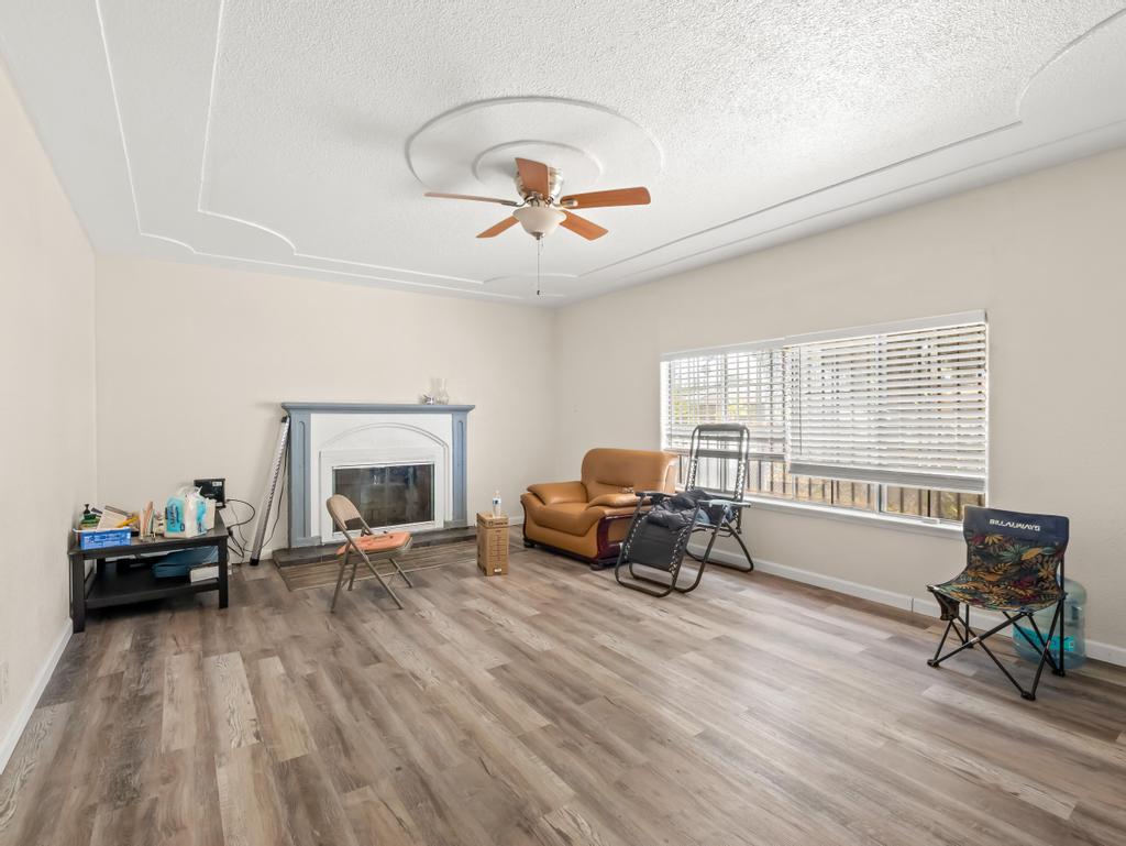 4746 E Woodward Ave, Fresno, CA 93702
