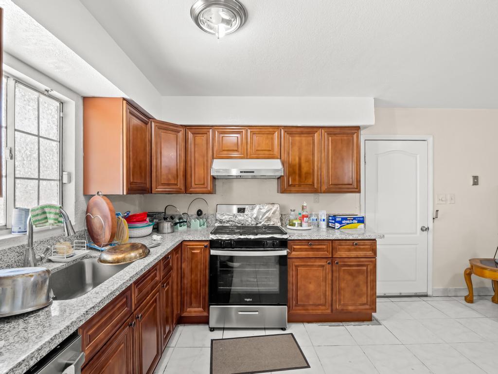 4746 E Woodward Ave, Fresno, CA 93702