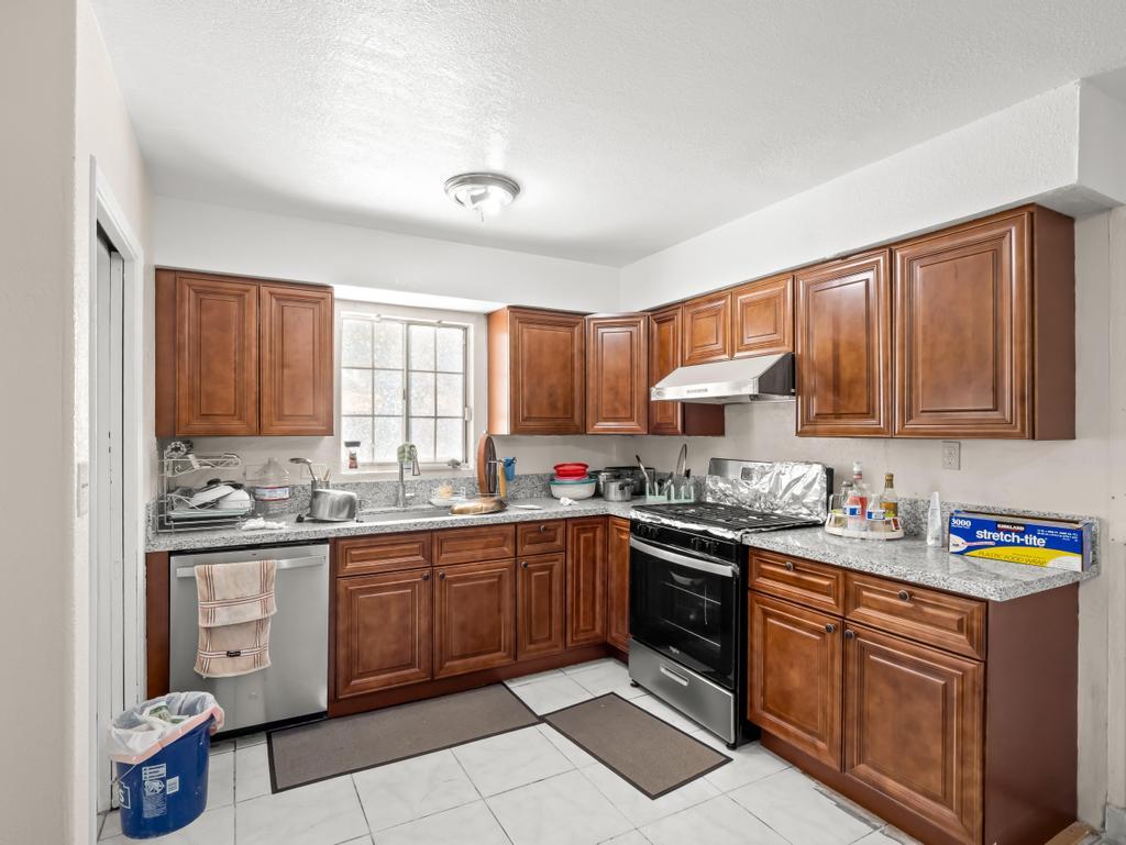 4746 E Woodward Ave, Fresno, CA 93702