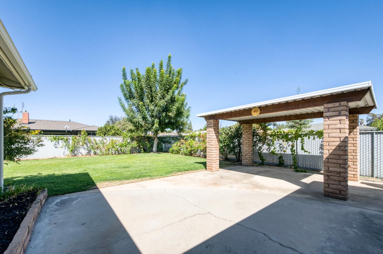 1256 E San Bruno Ave, Fresno, CA 93710
