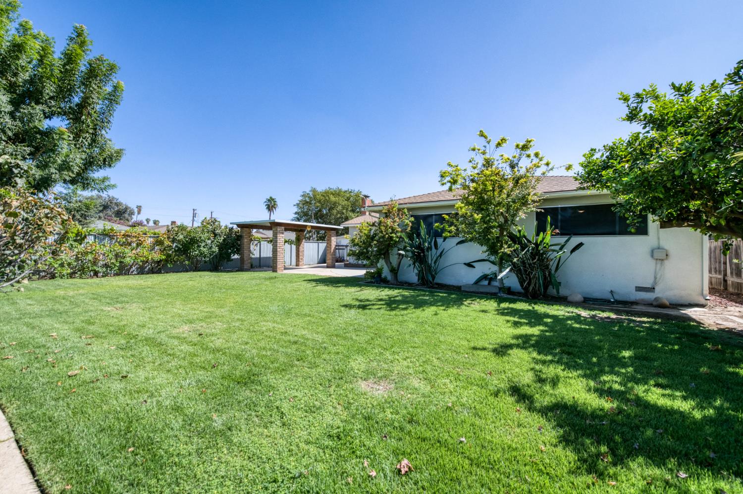 1256 E San Bruno Ave, Fresno, CA 93710