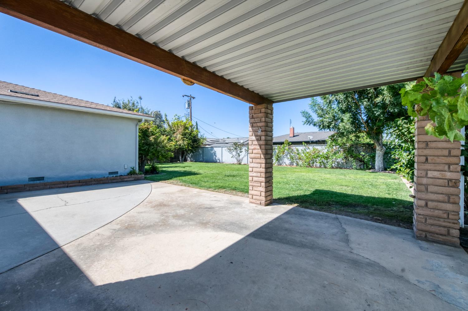 1256 E San Bruno Ave, Fresno, CA 93710