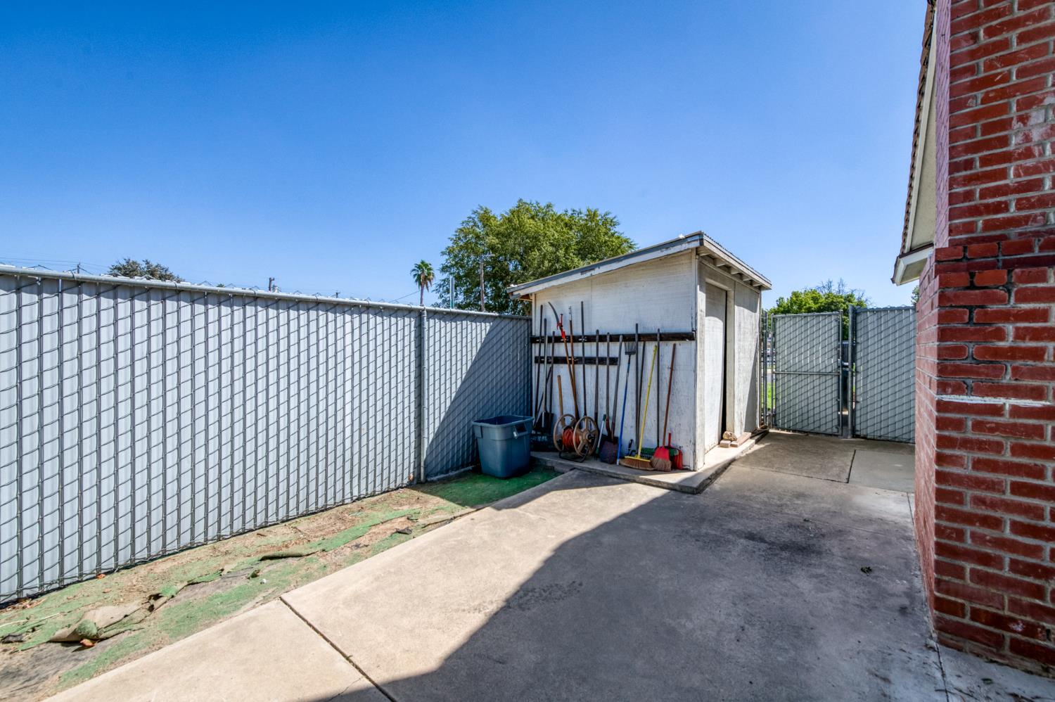 1256 E San Bruno Ave, Fresno, CA 93710