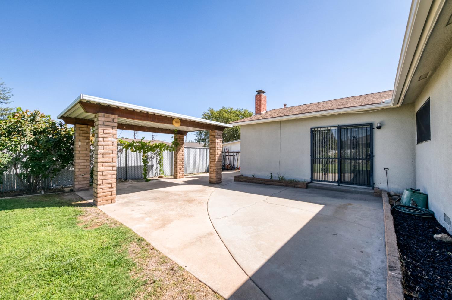 1256 E San Bruno Ave, Fresno, CA 93710