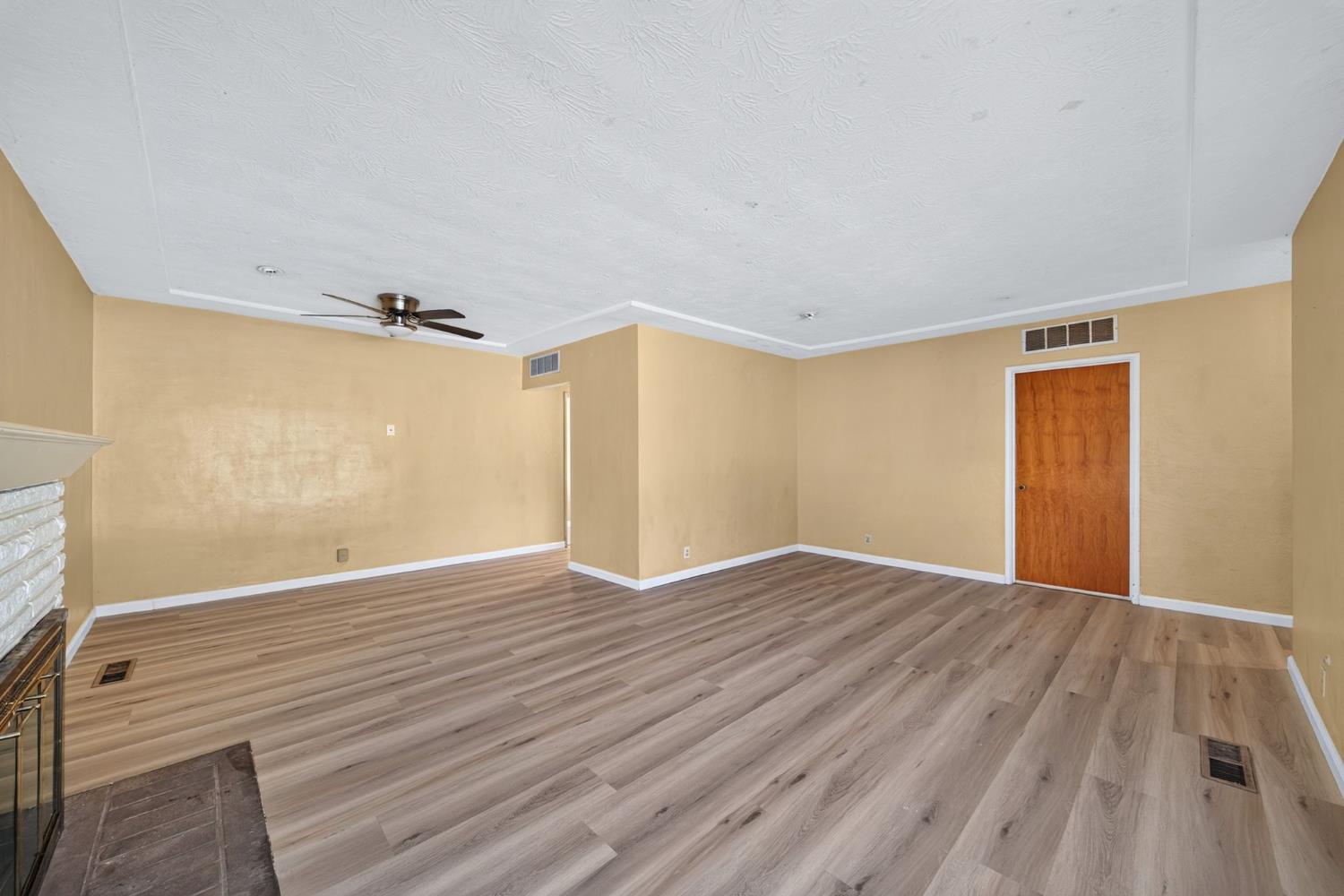1517 N Teilman Ave, Fresno, CA 93728