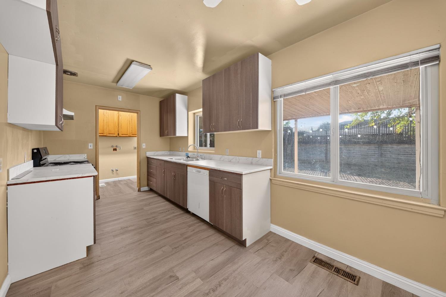1517 N Teilman Ave, Fresno, CA 93728