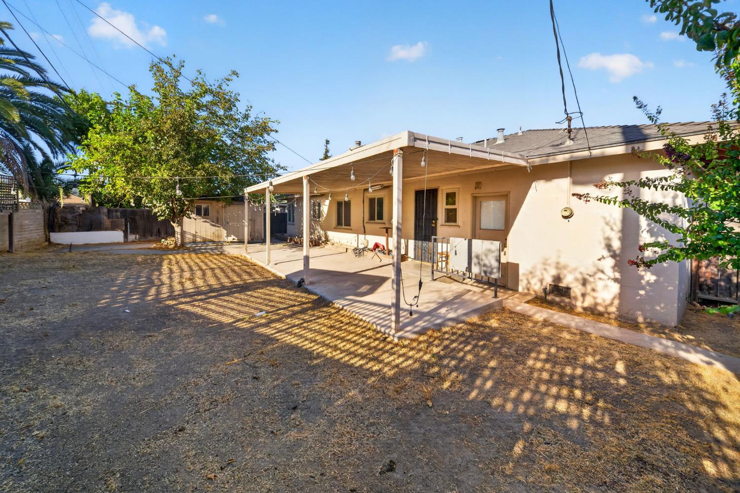 1517 N Teilman Ave, Fresno, CA 93728