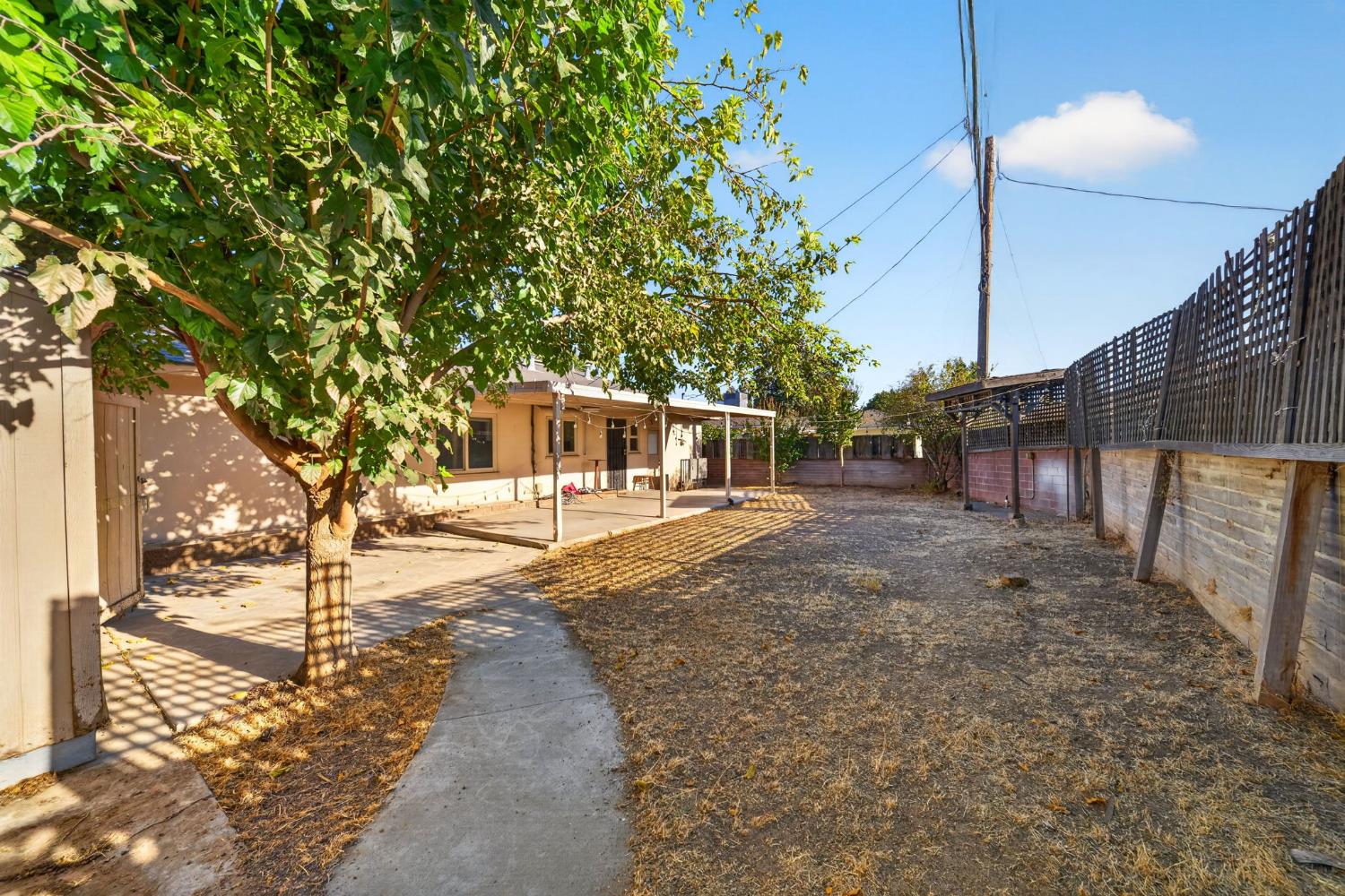 1517 N Teilman Ave, Fresno, CA 93728