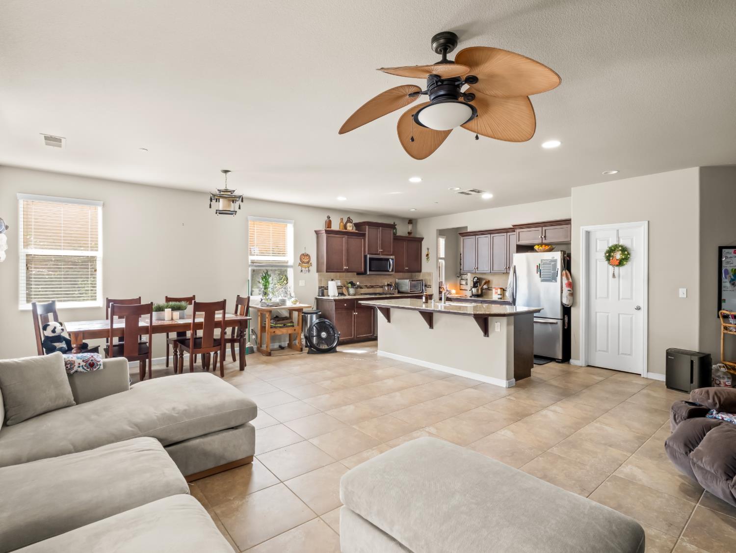 3022 Celeste Ave, Clovis, CA 93619