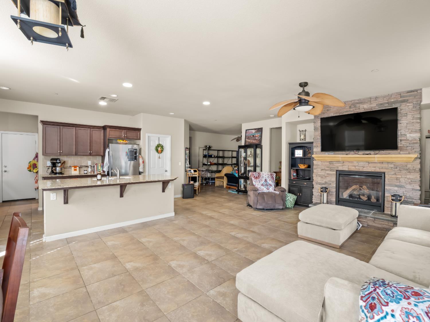 3022 Celeste Ave, Clovis, CA 93619