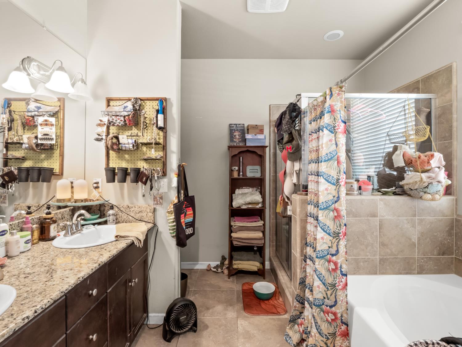 3022 Celeste Ave, Clovis, CA 93619