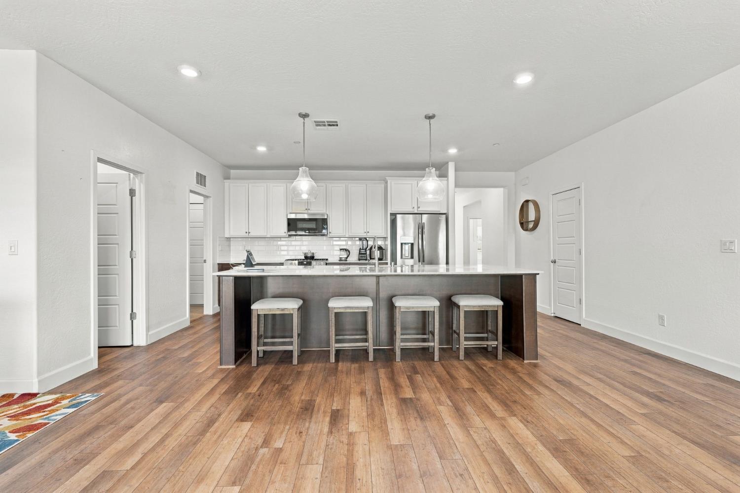 102 E Tyler Ave, Visalia, CA 93291