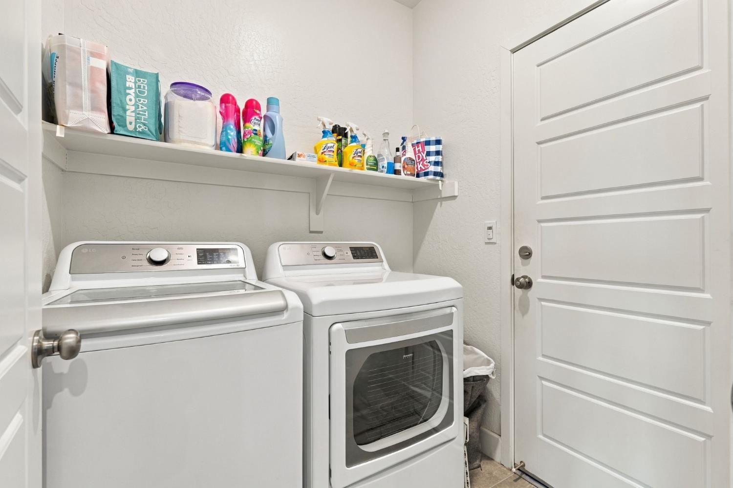 102 E Tyler Ave, Visalia, CA 93291
