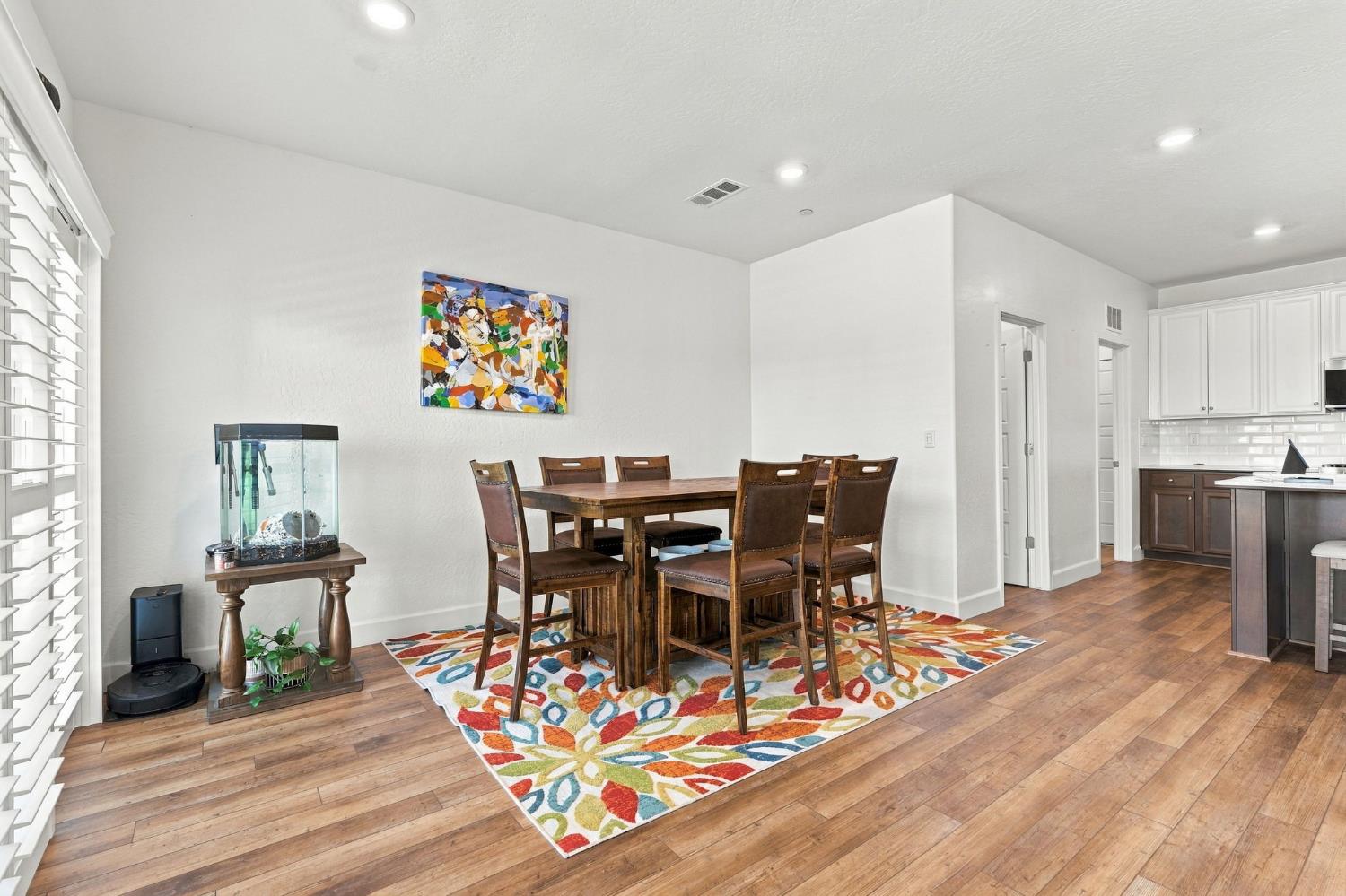 102 E Tyler Ave, Visalia, CA 93291