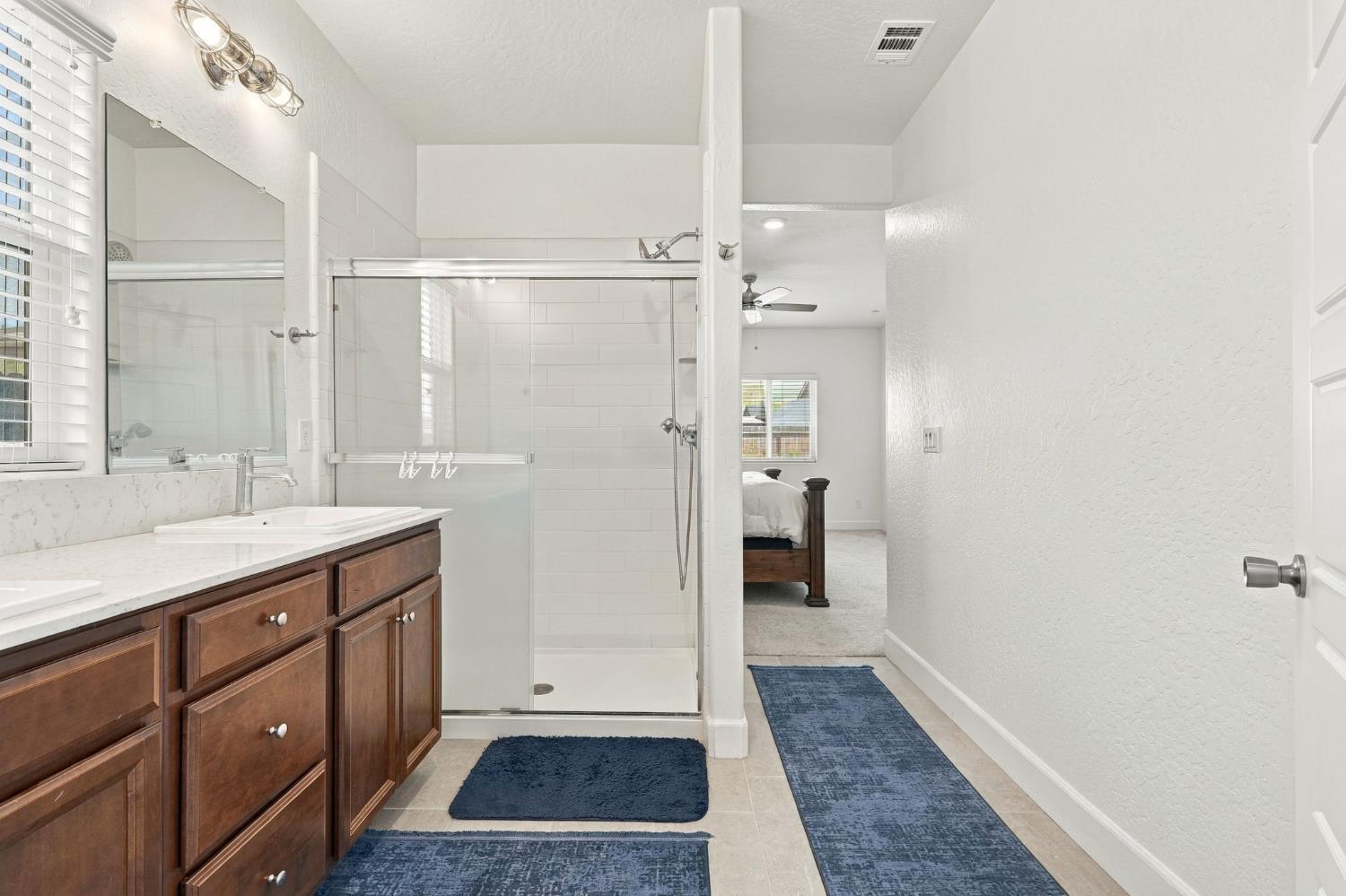 102 E Tyler Ave, Visalia, CA 93291