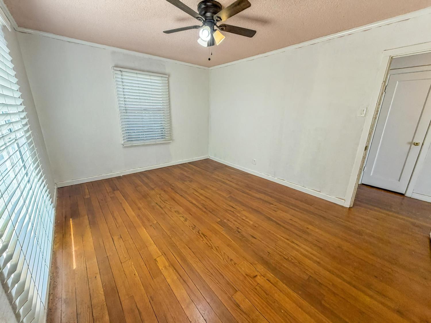 33 E Sussex Way, Fresno, CA 93704