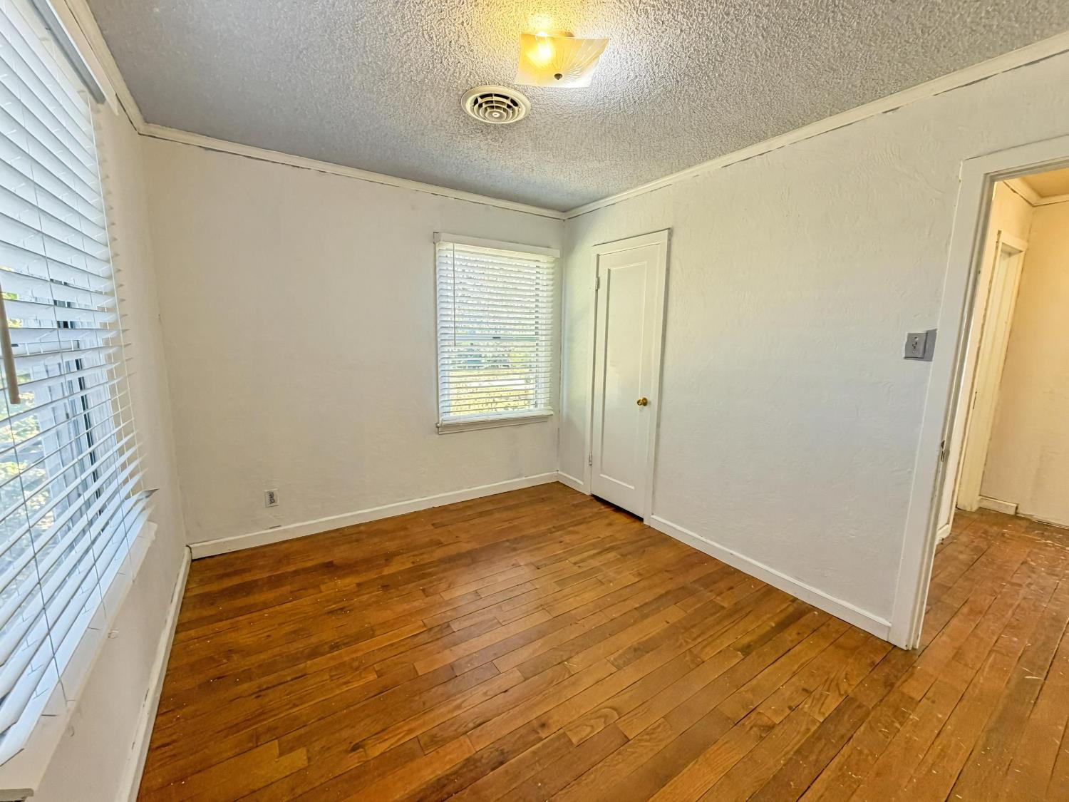 33 E Sussex Way, Fresno, CA 93704