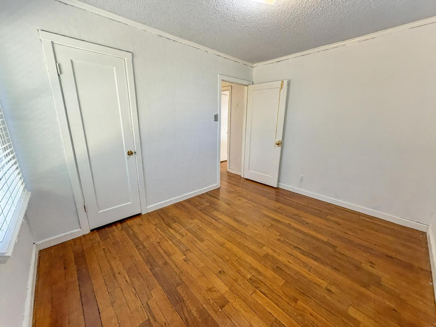 33 E Sussex Way, Fresno, CA 93704