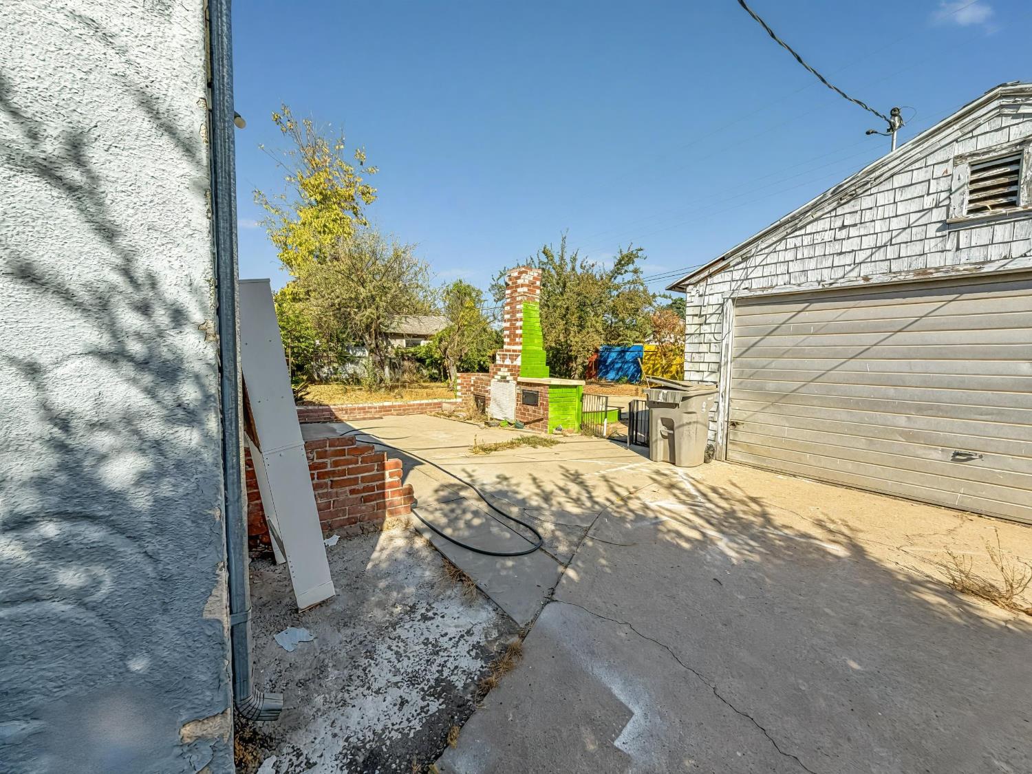 33 E Sussex Way, Fresno, CA 93704
