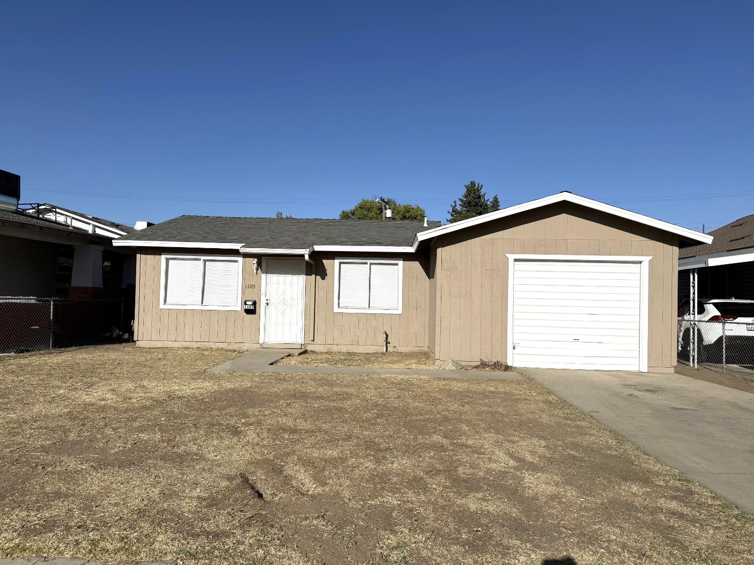 1105 N Thorne Ave, Fresno, CA 93728