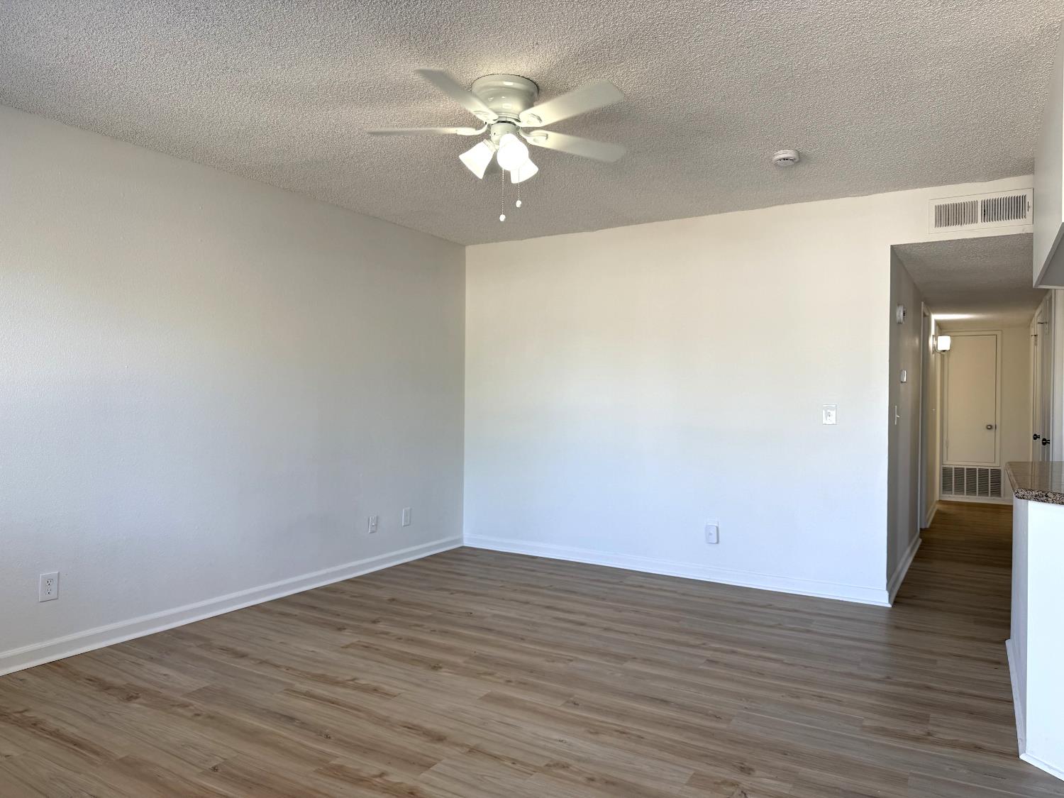 1105 N Thorne Ave, Fresno, CA 93728