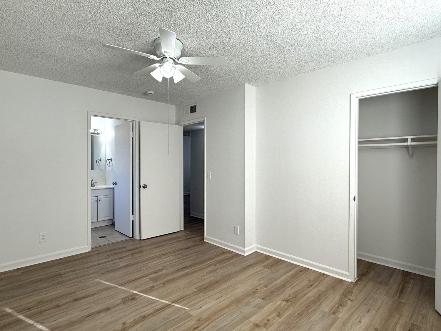 1105 N Thorne Ave, Fresno, CA 93728