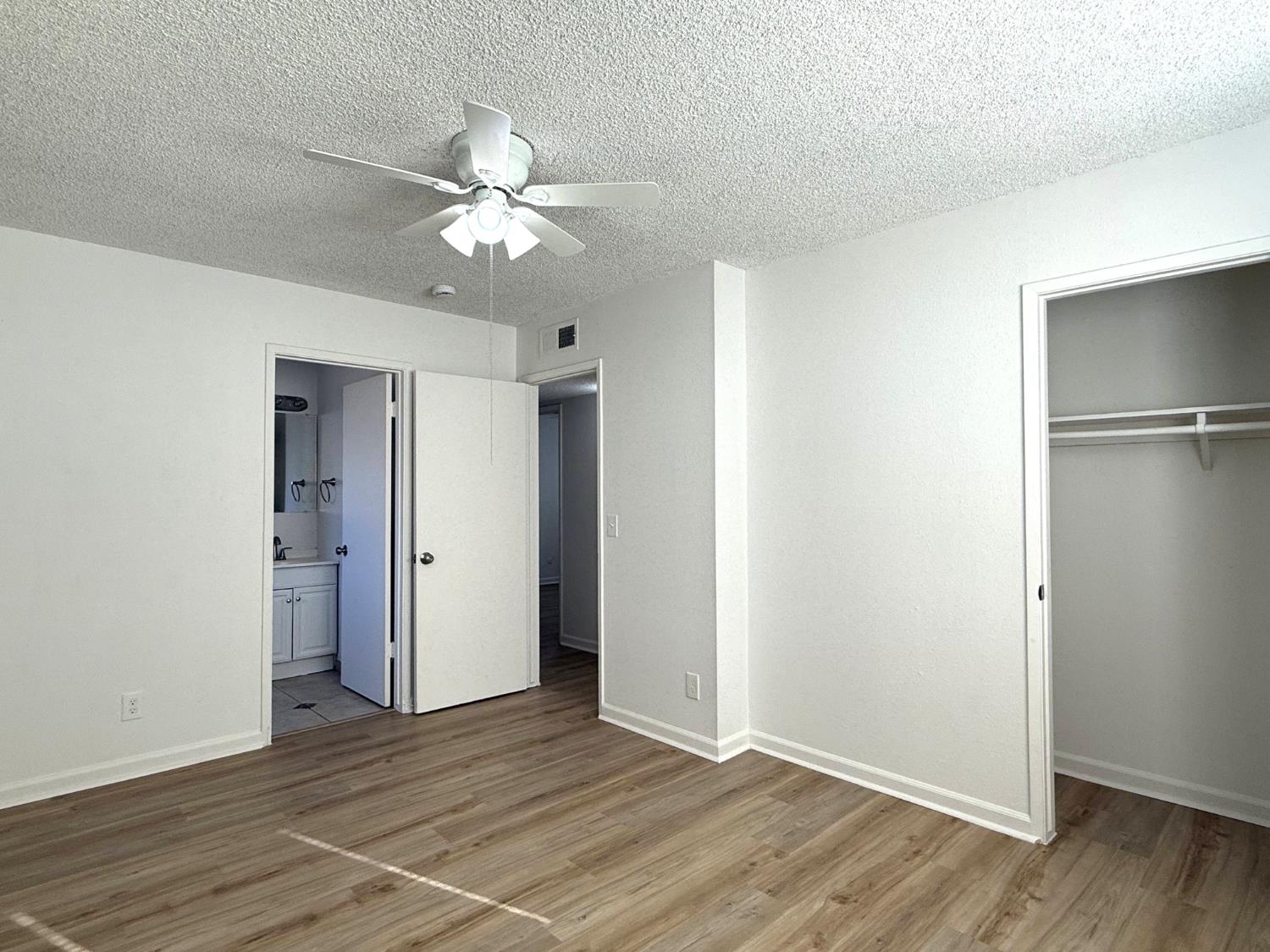 1105 N Thorne Ave, Fresno, CA 93728