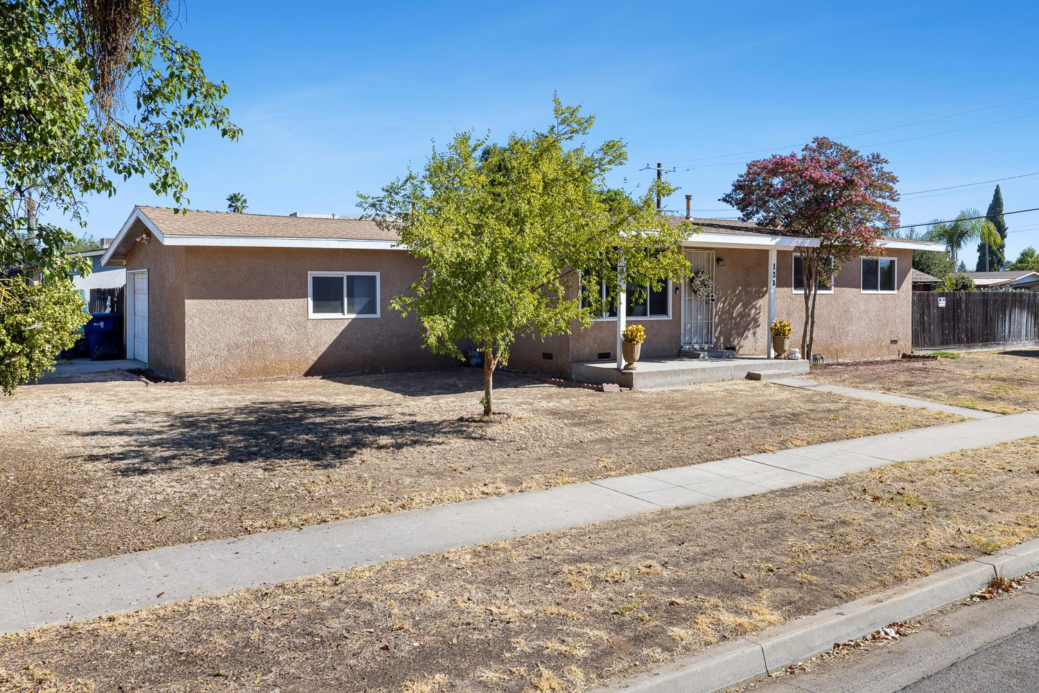 138 W Escalon Ave, Fresno, CA 93704