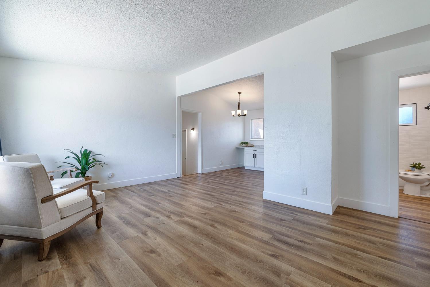 138 W Escalon Ave, Fresno, CA 93704