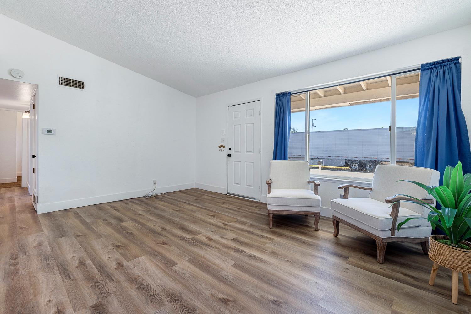 138 W Escalon Ave, Fresno, CA 93704