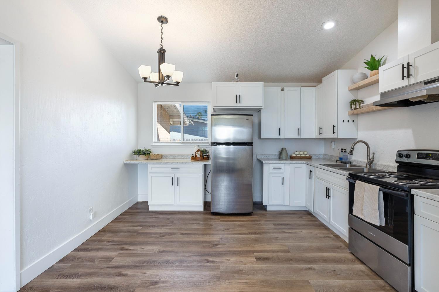 138 W Escalon Ave, Fresno, CA 93704