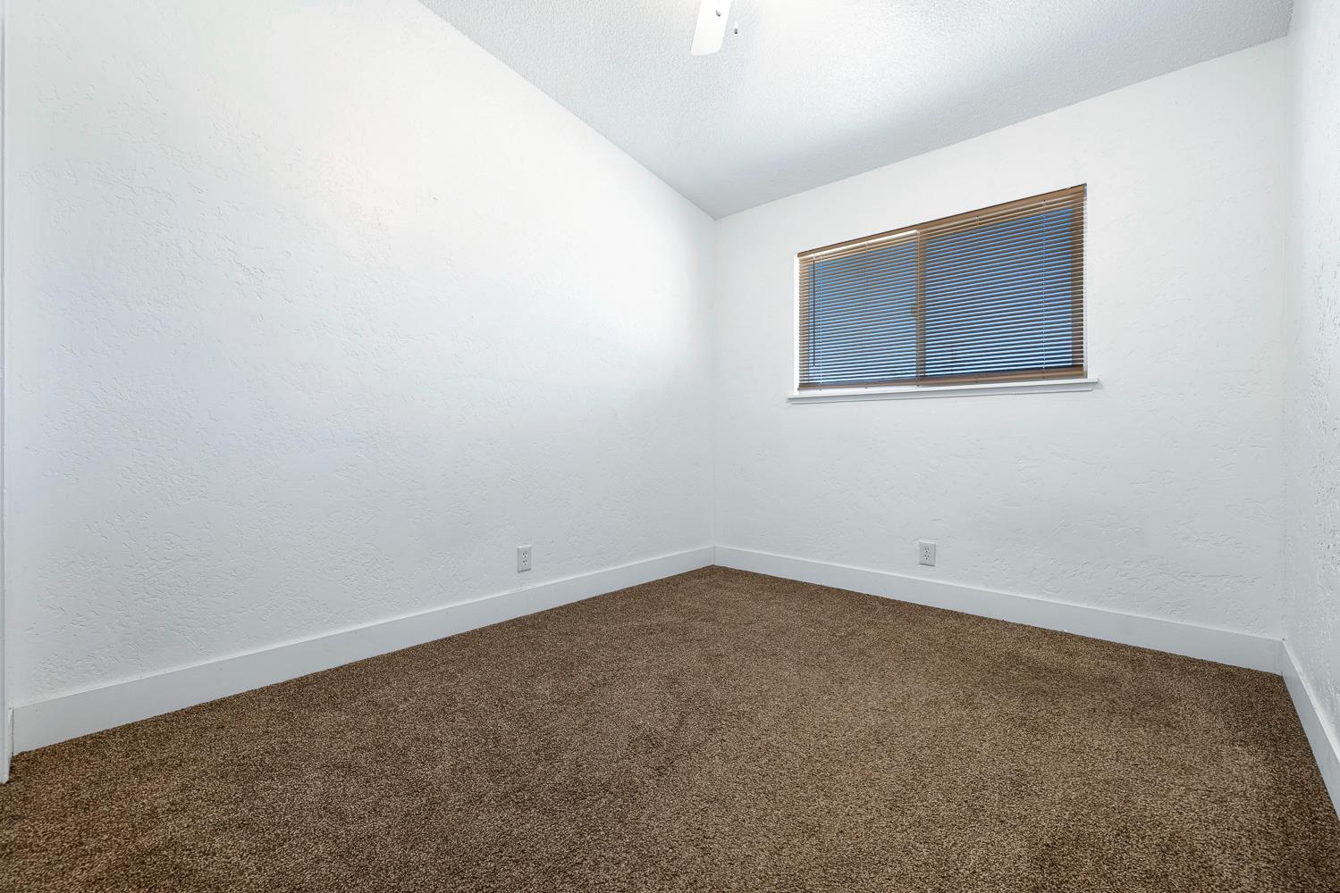138 W Escalon Ave, Fresno, CA 93704