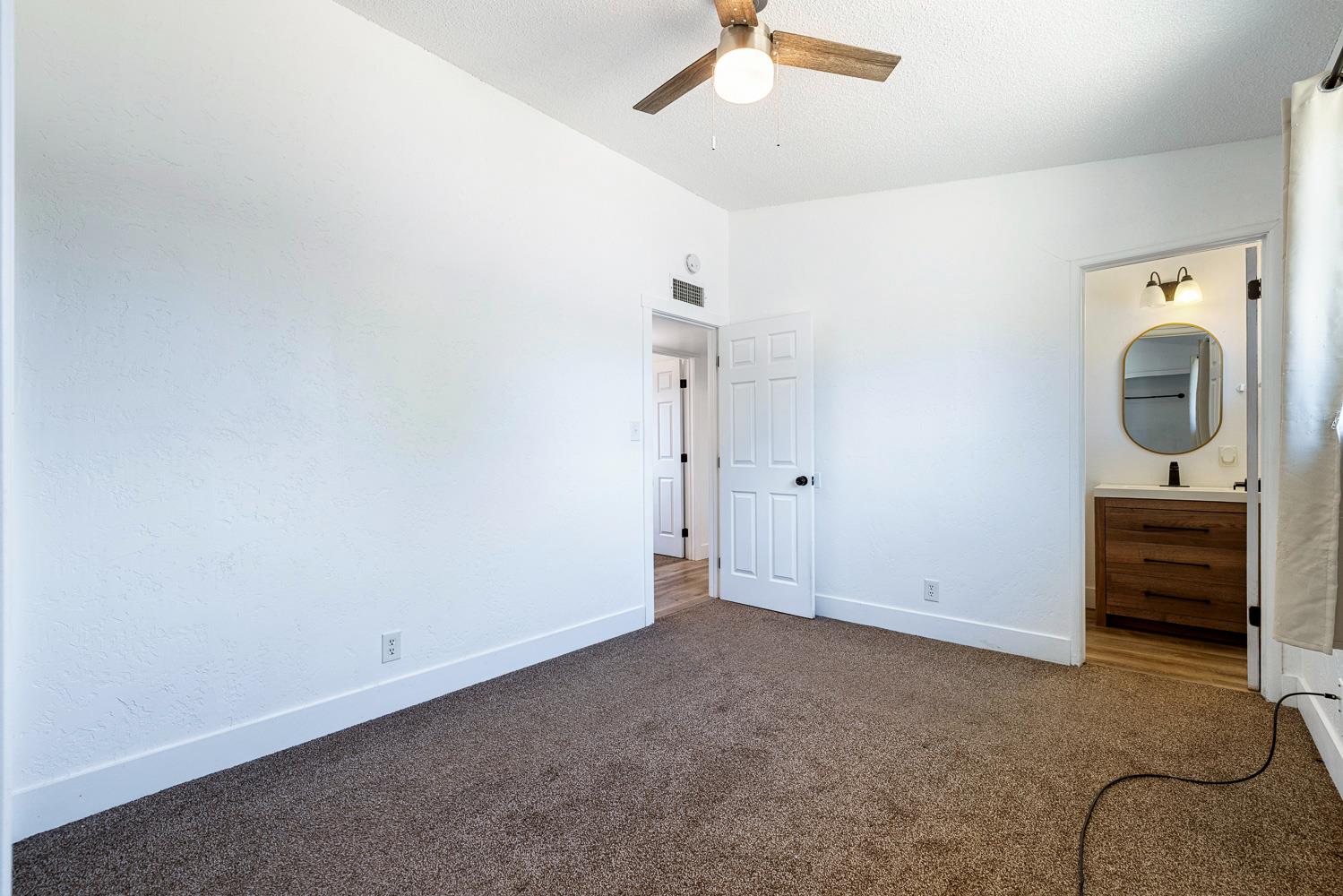 138 W Escalon Ave, Fresno, CA 93704