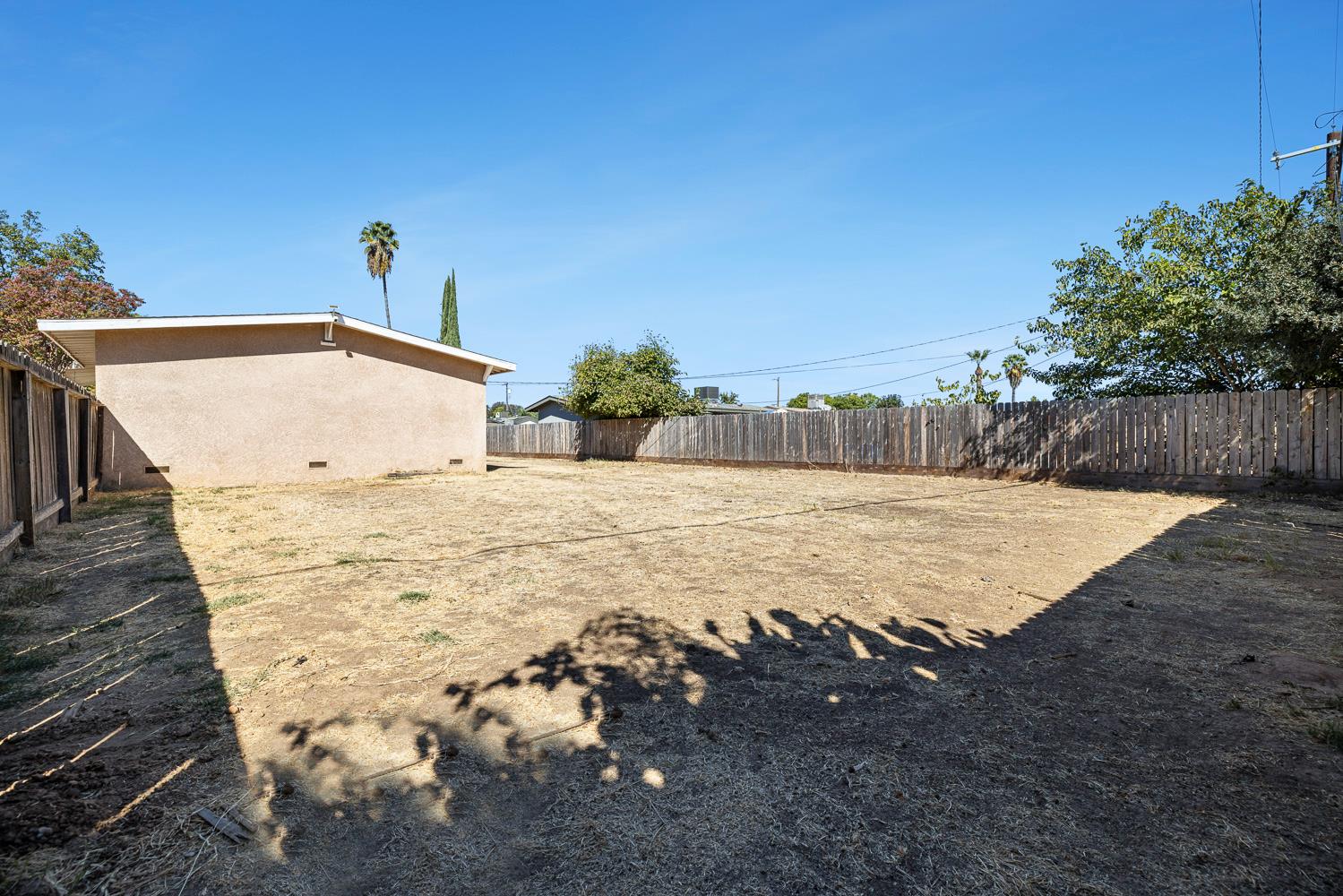 138 W Escalon Ave, Fresno, CA 93704