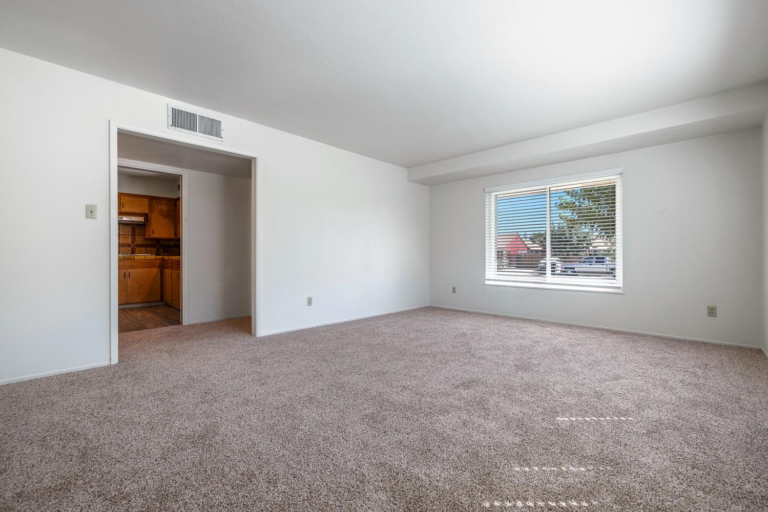 212 Harvard Ave, Coalinga, CA 93210