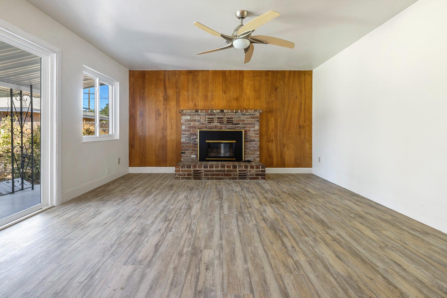 212 Harvard Ave, Coalinga, CA 93210