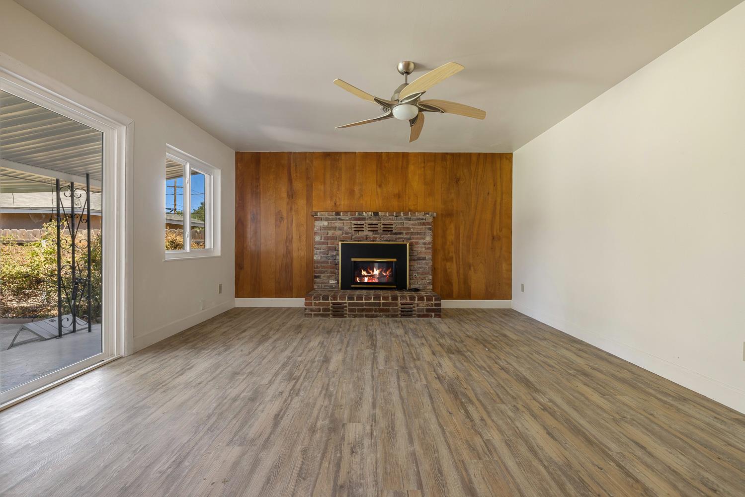 212 Harvard Ave, Coalinga, CA 93210
